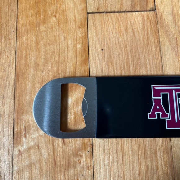 Texas A&M Aggies Vinyl Covered Metal Bottle Opener [NEW] NCAA Bar Tailgate - Picture 2 of 5